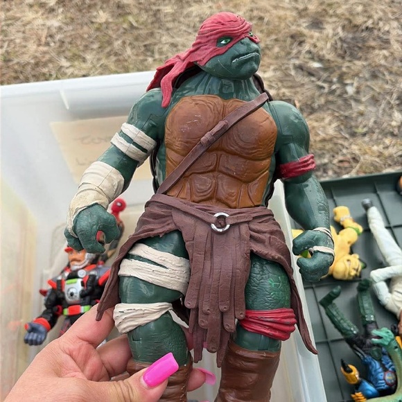 Actions figures - Picture 3 of 3